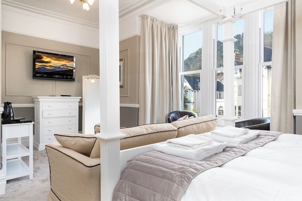 Cortinas blackout, tabla de planchar con plancha y wifi gratis