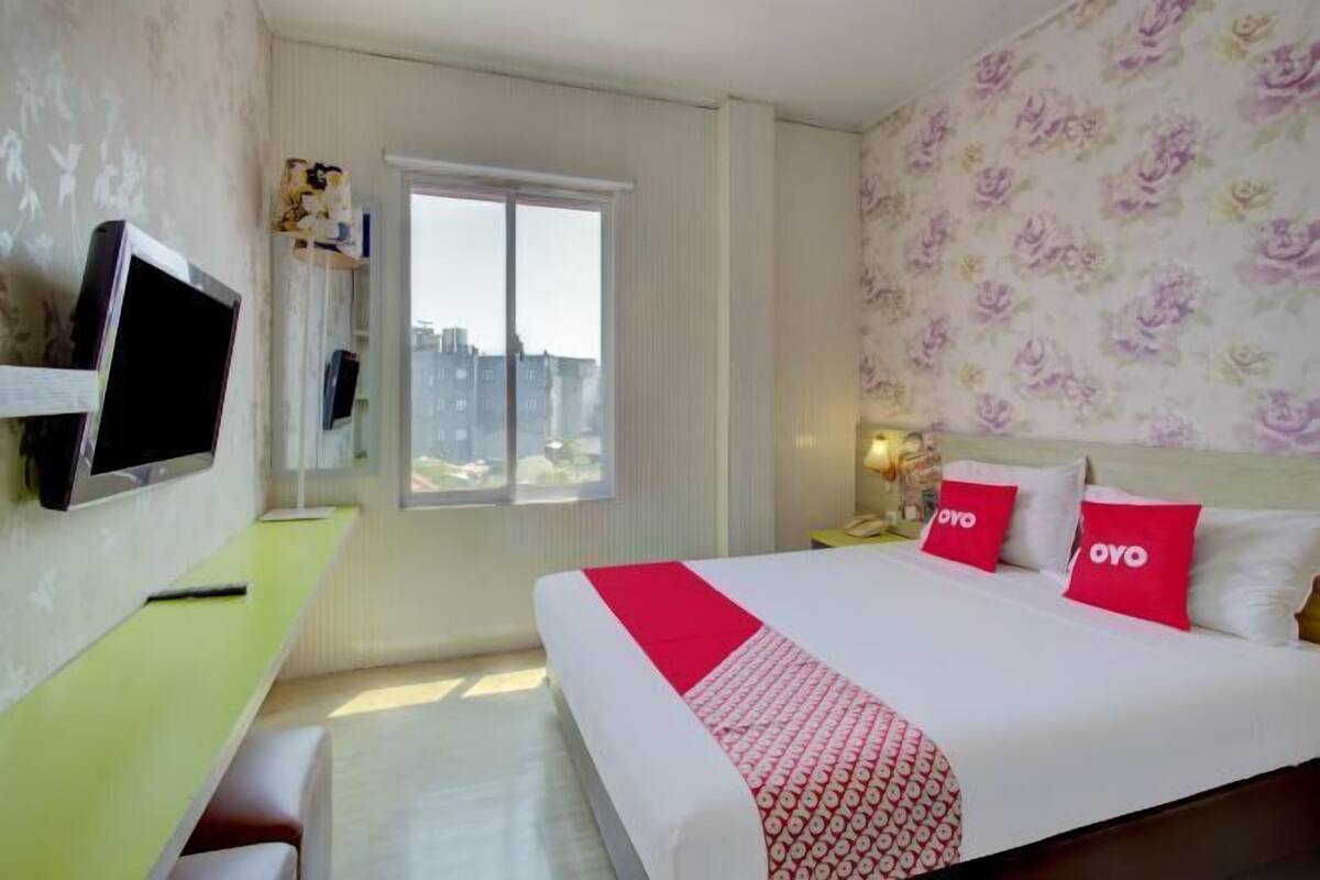 1 bedroom, desk, laptop workspace, free WiFi