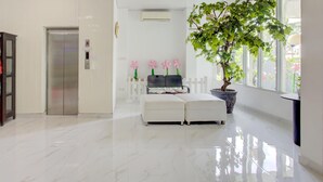 Lobby sitting area - Collection O Gambir Near Masjid Istiqlal Formerly Aleander Hotel (Jakarta)