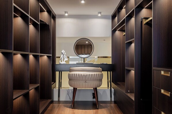 Luxury Studio Suite, 1 King Bed, City View | Down comforters, free minibar, individually decorated