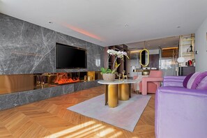 Down comforters, free minibar, individually decorated - Hotel high sky view hotel  (Kunming)