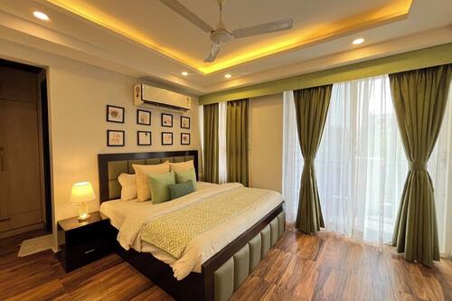 Family Suite | Egyptian cotton sheets, premium bedding, Select Comfort beds, desk