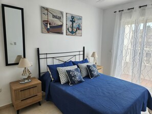 4 chambres, fer et planche à repasser, lit parapluie, Wi-Fi gratuit