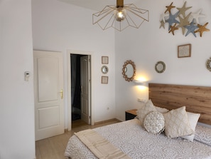 4 bedrooms, iron/ironing board, travel cot, free WiFi