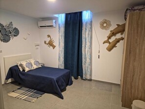 4 bedrooms, iron/ironing board, travel crib, free WiFi