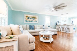 TV - Hi Seas Premium House with Dock (North Myrtle Beach)