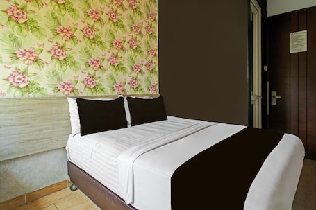 Deluxe Double Room | Desk, laptop workspace, free WiFi, bed sheets