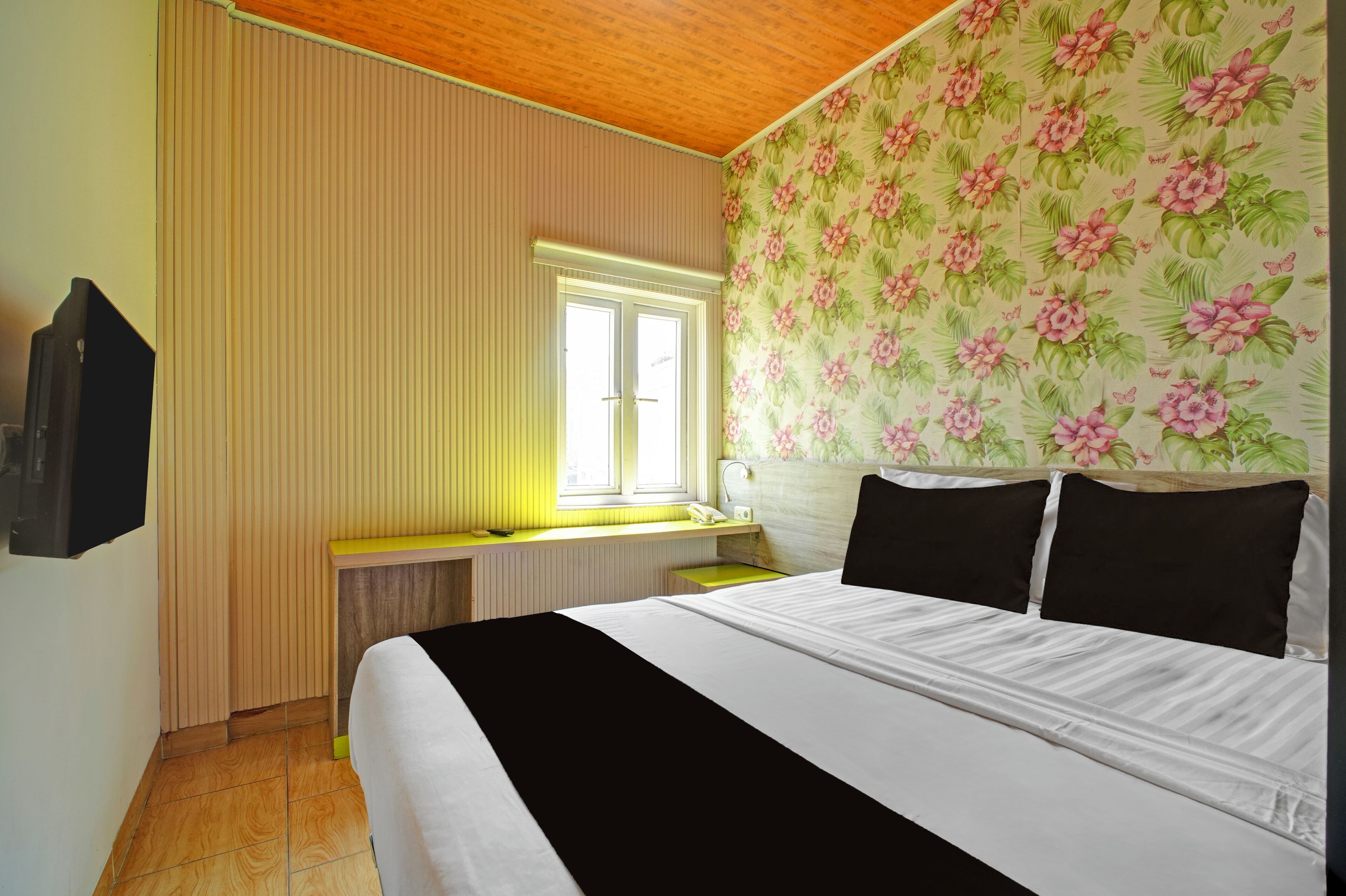 Deluxe Double Room | Desk, laptop workspace, free WiFi, bed sheets