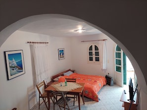 Studio | Iron/ironing board, free WiFi - Akrotiri Cosy Studio with Patio and View (Santorini)
