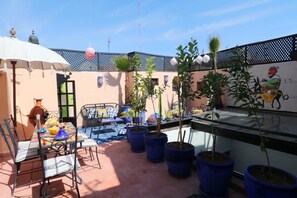 Outdoor dining - Dar Didifa, Riad de Charme à Marrakech (Marrakesh)