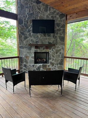 Property grounds - Eagle Forest-Sleeps 4, Hot Tub, Fireplace (Broken Bow)