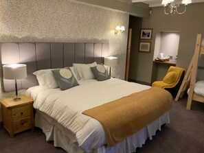 Standardsuite - eget badeværelse | Gratis Wi-Fi, sengetøj