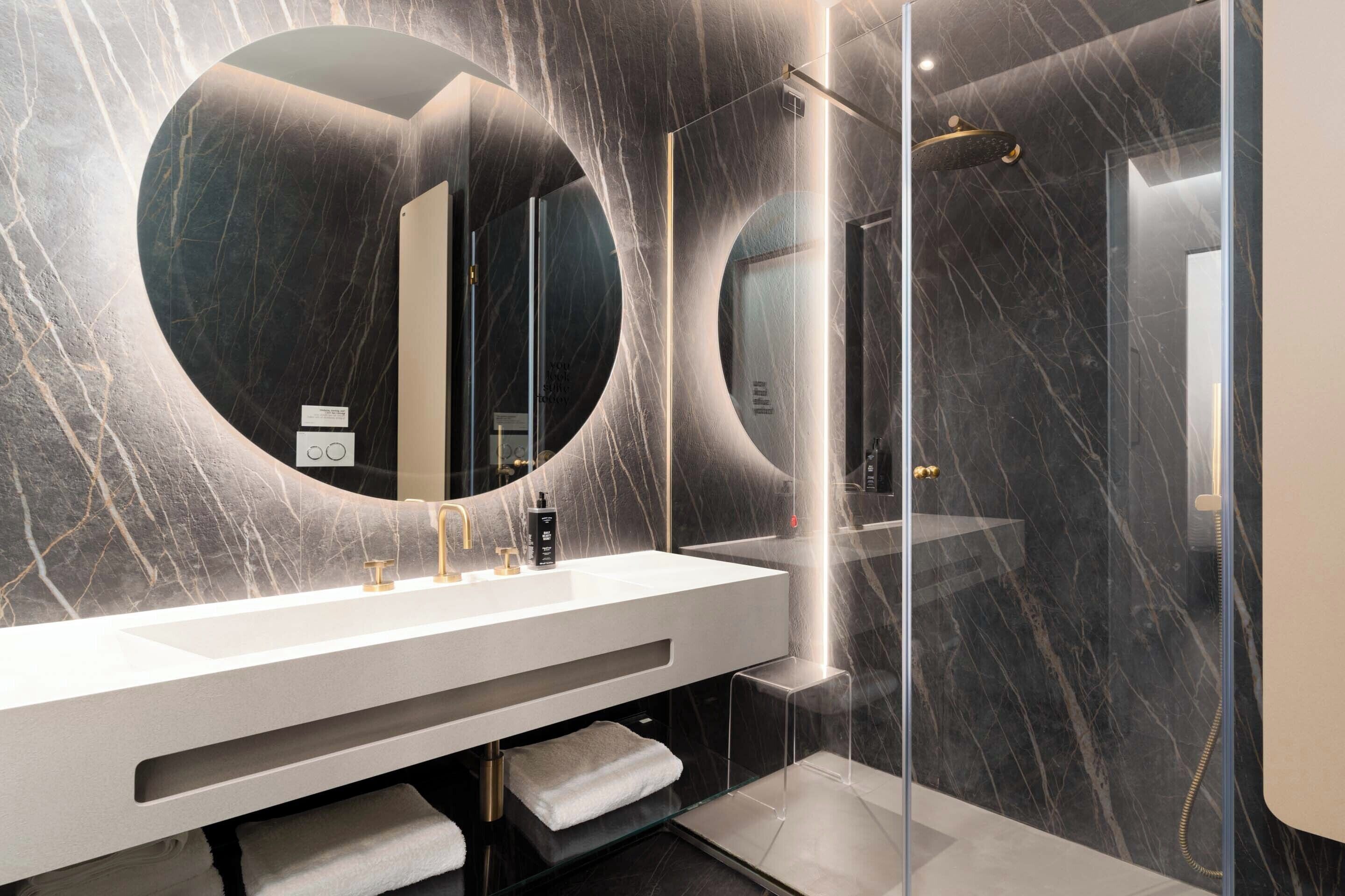 One-Bedroom Comfort Apartment | Bathroom | Eco-friendly toiletries, hair dryer, towels, soap
