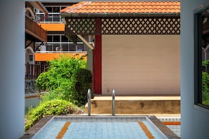 Outdoor pool - New Nordic Marcus 3 by Apartwell (Pattaya)