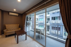 Free WiFi, bed sheets - New Nordic Marcus 3 by Apartwell (Pattaya)