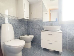 Hair dryer, towels