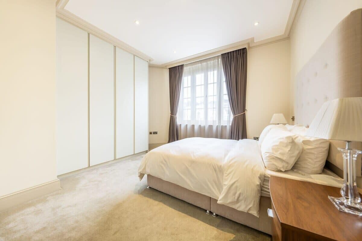 Royal Villa, Multiple Bedrooms | 7 bedrooms, laptop workspace, blackout curtains, iron/ironing board