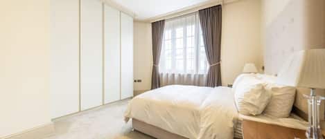 Villa Royal - flera sovrum | 7 sovrum, arbetsyta för laptop och mörkläggningsgardiner