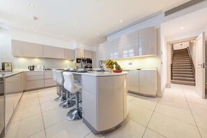 Royal Villa, Multiple Bedrooms | Private kitchen