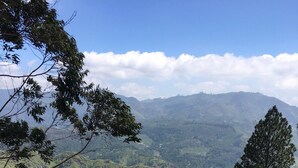 Basic Tent, Mountain View - G camping (Kurunegala)