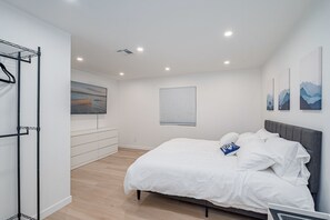 4 soverom, wi-fi (inkludert) og sengetøy