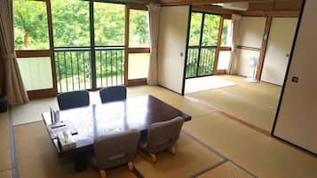 Villa, Mountain View | 3 bedrooms, blackout drapes, free WiFi, bed sheets