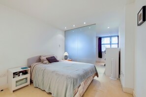 1 bedroom, iron/ironing board, free WiFi