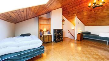 4 chambres, fer et planche à repasser, Wi-Fi, draps fournis