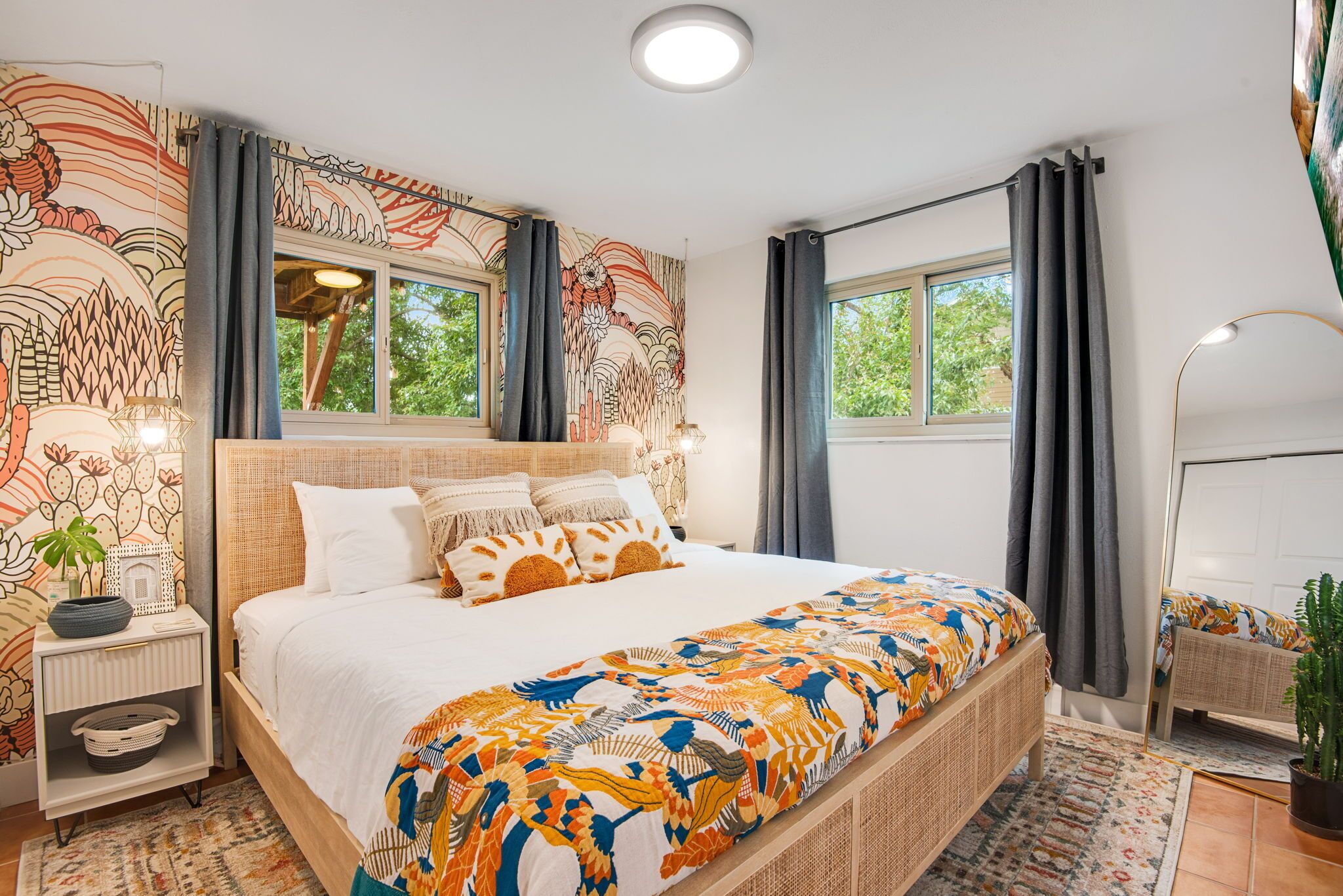 Fer et planche à repasser, lit parapluie, Wi-Fi gratuit, draps fournis