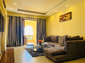 Deluxe Apartment | 3 bedrooms, blackout curtains, iron/ironing board, free WiFi - The Penthouse Waterfronts (Mombasa)