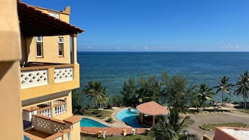 Deluxe Apartment | Beach/ocean view