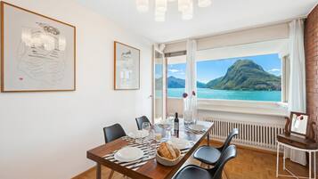 Appartamento familiare, 3 camere da letto, balcone (Casa Serenella Splendid Lake view) | Pasti