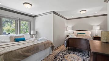 1 bedroom, iron/ironing board, travel cot, WiFi