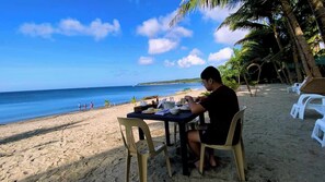 On the beach, free beach cabanas, sun loungers, beach umbrellas - L&L Beach Resort (Pandan)