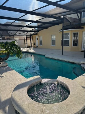 Outdoor pool - Spacious Five Bed Holiday Home (Kissimmee)