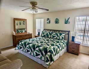 5 bedrooms, iron/ironing board, travel cot, free WiFi - Spacious Five Bed Holiday Home (Kissimmee)