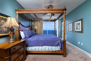 3 bedrooms, WiFi, bed sheets - Spacious Seaside Escape (Panama City Beach)