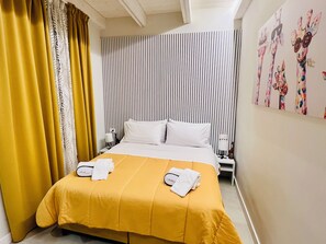 2 soveværelser, skrivebord, strygejern/strygebræt, weekendseng