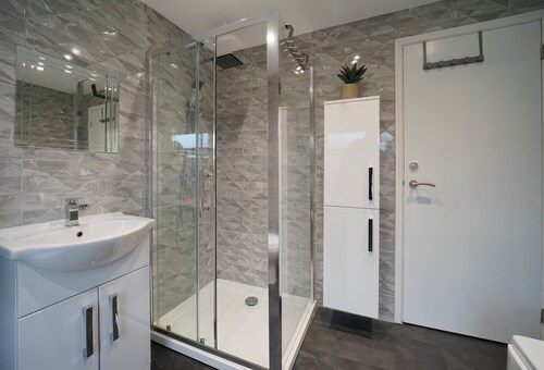 Comfortable Wetherby town house sleeps 9 perfect for families or larger groups 