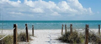 LOGGERHEAD CAY 501  Unobstructed  Amazing Ocean view 
Queen & Twin in Spare room