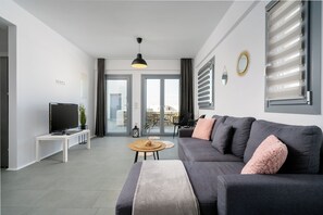 43-Zoll-Smart-TV mit Satellitenempfang