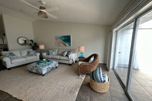 Living area - Englewood condo w/Garage near Manasota Beach (Englewood)