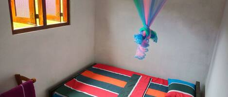 Desk, soundproofing, free WiFi