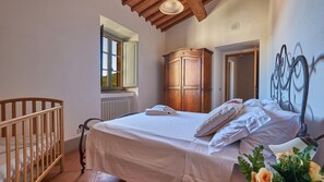 3 Schlafzimmer, Bügeleisen/Bügelbrett, Internetzugang, Bettwäsche