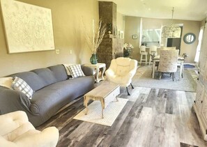 TV, fireplace, books - Escape to Sequim, Family Friendly Home, Huge Yard (Sequim)