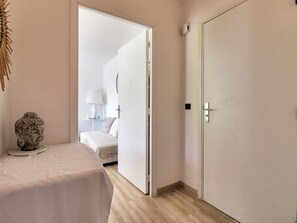 1 soverom, strykejern/-brett, wi-fi og sengetøy