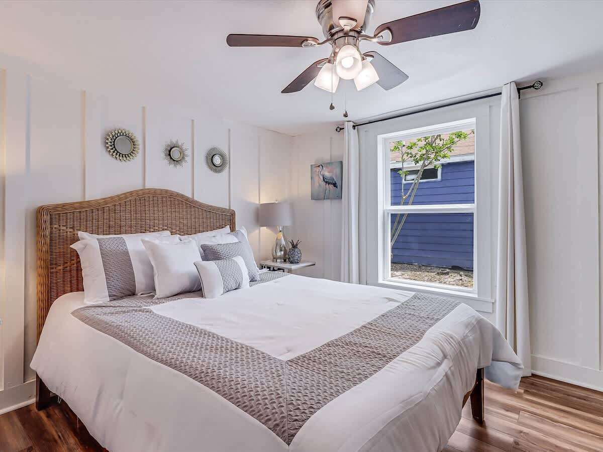 3 bedrooms, iron/ironing board, Internet, bed sheets