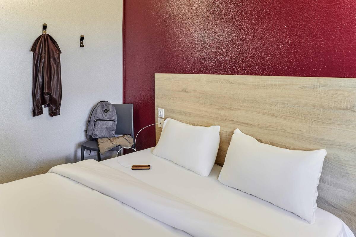 Tandem Room