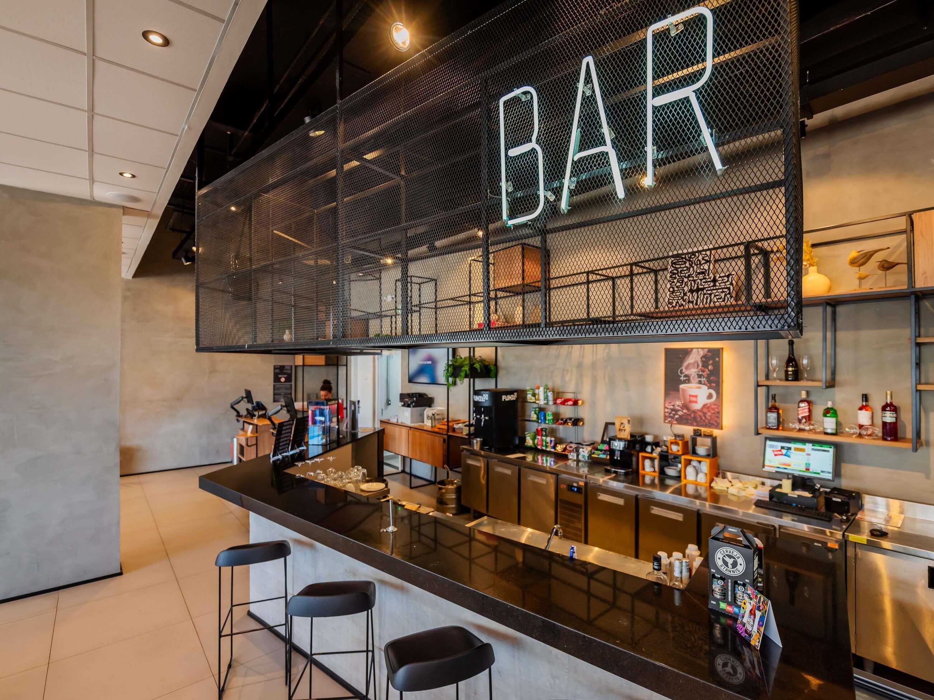 Bar (en la propiedad)