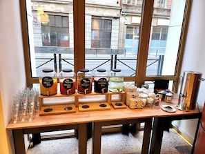 Daily buffet breakfast (PLN 99 per person)